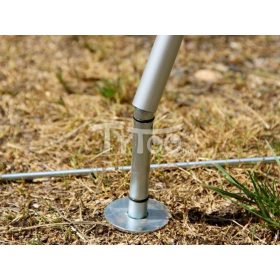 Földbe csavarozható talp